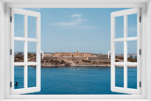 Fototapeta Naklejka Na Ścianę Okno 3D - Typical Seaside port in Valletta in Malta