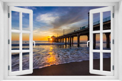 Fototapeta Naklejka Na Ścianę Okno 3D - Stunning Sunset at Manhattan Beach Pier