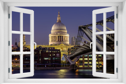 Fototapeta Naklejka Na Ścianę Okno 3D - St Paul's Cathedral and Millennium Footbridge over the Thames