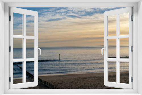 Fototapeta Naklejka Na Ścianę Okno 3D - sunrises over beach