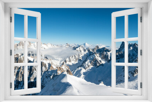 Fototapeta Naklejka Na Ścianę Okno 3D - beautiful panoramic scenery view of europe alps landscape from the aiguille du midi chamonix france