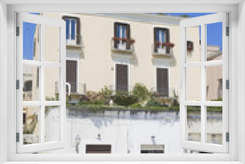 Fototapeta Naklejka Na Ścianę Okno 3D - Typical house in Bari Oldtown. Apulia.