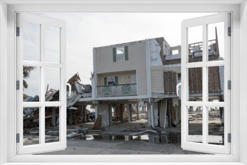 Fototapeta Naklejka Na Ścianę Okno 3D - Destroyed Apartment 