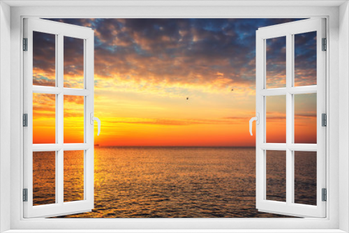 Fototapeta Naklejka Na Ścianę Okno 3D - Beautiful sunrise over the sea