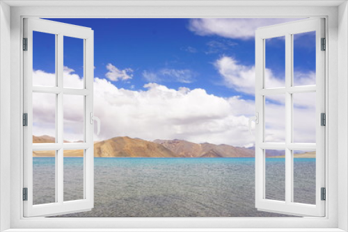 Fototapeta Naklejka Na Ścianę Okno 3D - ラダック 天空の湖 パンゴン湖