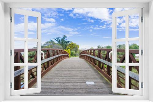 Fototapeta Naklejka Na Ścianę Okno 3D - Bridge in Shoreline Park, Mountain View, Silicon Valley, south San Francisco bay, California