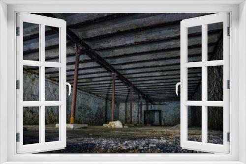 Fototapeta Naklejka Na Ścianę Okno 3D - Dark and creepy dirty abandoned underground basement
