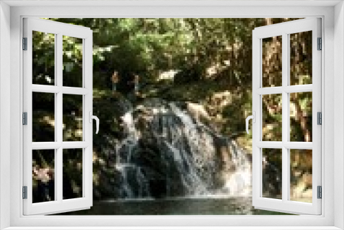 Fototapeta Naklejka Na Ścianę Okno 3D - Waterfall in Belize Jungle