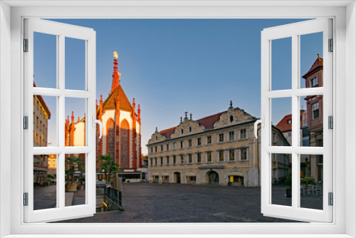 Rokokofassade und Marktkirche am Marktplatz in Würzburg, Unterfranken, Bayern, Deutschland 