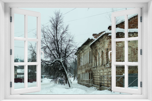 Fototapeta Naklejka Na Ścianę Okno 3D - old house in winter