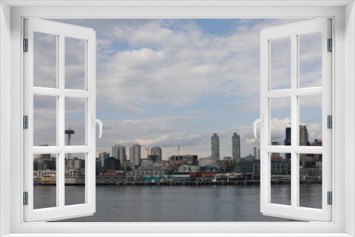 Fototapeta Naklejka Na Ścianę Okno 3D - Cloudy Seattle