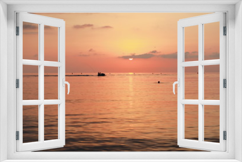Fototapeta Naklejka Na Ścianę Okno 3D - pink sunset on the sea