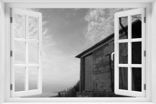 Fototapeta Naklejka Na Ścianę Okno 3D - shack on dunwich beach