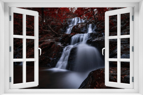 Fototapeta Naklejka Na Ścianę Okno 3D - Dark Hallow Waterfall in Nature
