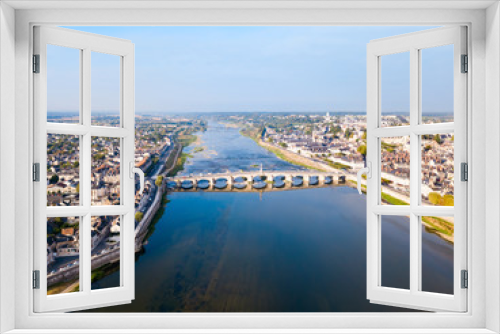 Fototapeta Naklejka Na Ścianę Okno 3D - Loire river valley and Blois city