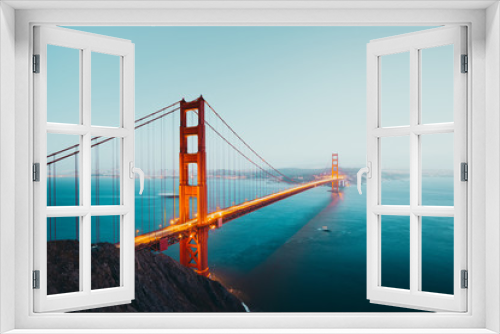 Fototapeta Naklejka Na Ścianę Okno 3D - Golden Gate Bridge at twilight, San Francisco, California, USA