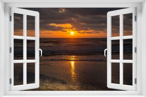 Fototapeta Naklejka Na Ścianę Okno 3D - Sundown