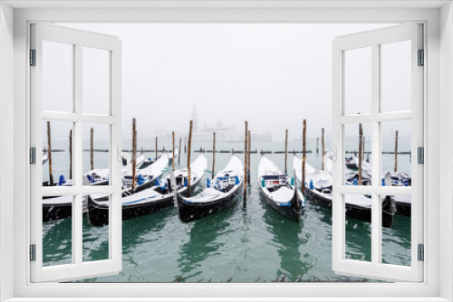 Fototapeta Naklejka Na Ścianę Okno 3D - Nevicata a Venezia