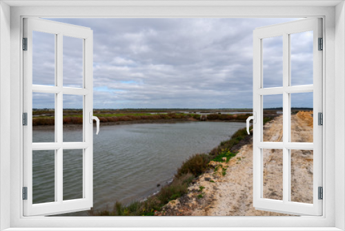 Fototapeta Naklejka Na Ścianę Okno 3D - river estuary sado in Portugal