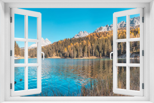 Fototapeta Naklejka Na Ścianę Okno 3D - Panoramic view of the famous Misurina lake in Italian Dolomites mountains during autumn. Travel in Tyrol Alps concept