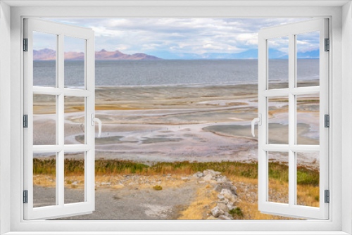 Fototapeta Naklejka Na Ścianę Okno 3D - Sand mountain and clouds at the Great Salt Lake