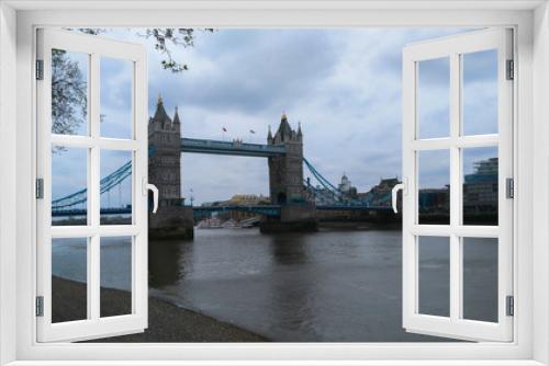 Fototapeta Naklejka Na Ścianę Okno 3D - Tower Bridge and the river Thames