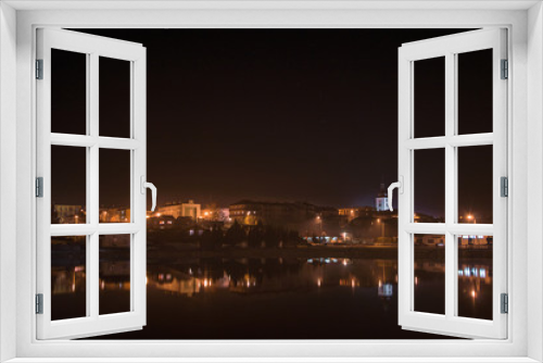 Fototapeta Naklejka Na Ścianę Okno 3D - Panorama miasta przy zalewie wieczorową porą, Lipsko