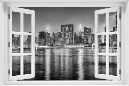 Fototapeta Naklejka Na Ścianę Okno 3D - Black and white New York City panorama at night, USA.