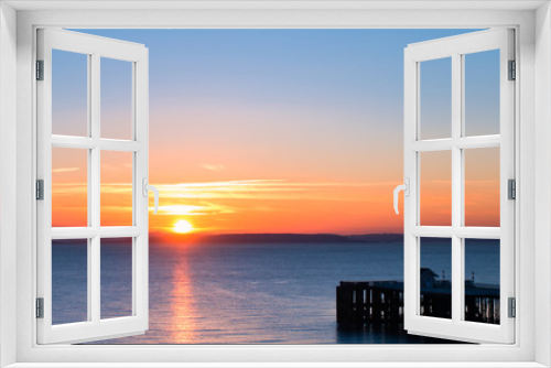 Fototapeta Naklejka Na Ścianę Okno 3D - Beautiful Sunrise over the Sea and Penarth Pier, Wales, UK