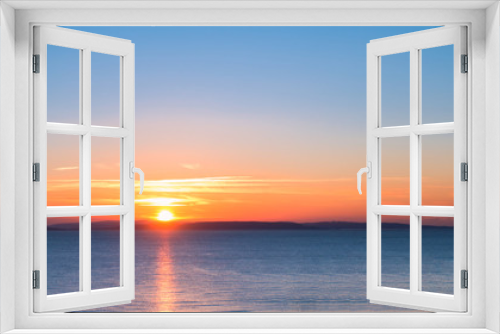 Fototapeta Naklejka Na Ścianę Okno 3D - Beautiful Sunrise over the Sea and Sky in Magenta Colors