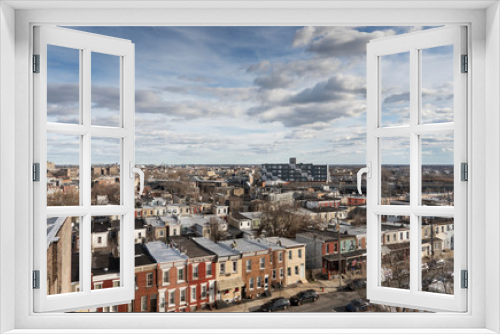 Fototapeta Naklejka Na Ścianę Okno 3D - Homes and skyline looking from above in northern Philadelphia Kennsington.