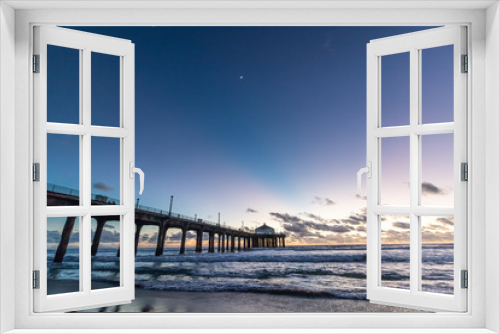 Fototapeta Naklejka Na Ścianę Okno 3D - Sunset behind the pier at Manhattan Beach, California