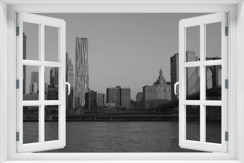 Fototapeta Naklejka Na Ścianę Okno 3D - black and white view of east river and Brooklyn Bridge and Manhattan, New York City, USA