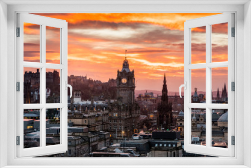 Fototapeta Naklejka Na Ścianę Okno 3D - view from Carlton Hill over Edinburgh with The Balmoral at sunset