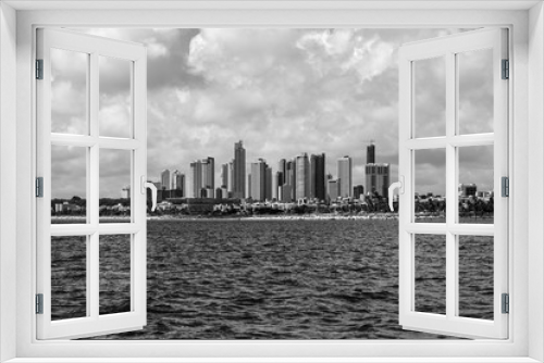 Fototapeta Naklejka Na Ścianę Okno 3D - P&B city