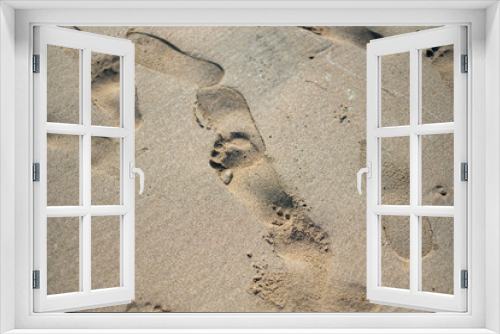 Fototapeta Naklejka Na Ścianę Okno 3D - Footprints on the sands of the morning air..