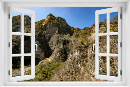 Fototapeta Naklejka Na Ścianę Okno 3D -  Magic mountains, sheer cliffs, monkeys, crocodiles - Canyon del Sumidero