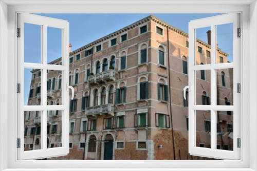 Fototapeta Naklejka Na Ścianę Okno 3D - Residential building in Venice