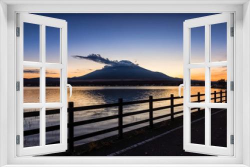 Fototapeta Naklejka Na Ścianę Okno 3D - Fuji mountain at Lake Yamanaka at beautiful sunset, Yamanashi, Japan, Mount Fuji or Fujisan located on Honshu Island, is the highest mountain in Japan.