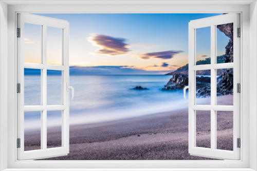 Fototapeta Naklejka Na Ścianę Okno 3D - Seascape relaxing sunrise.