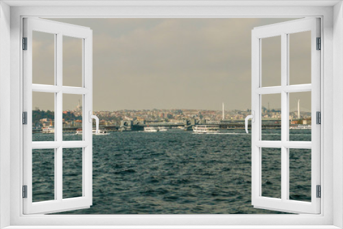 Fototapeta Naklejka Na Ścianę Okno 3D - Looking İnstanbul through the bosphorus