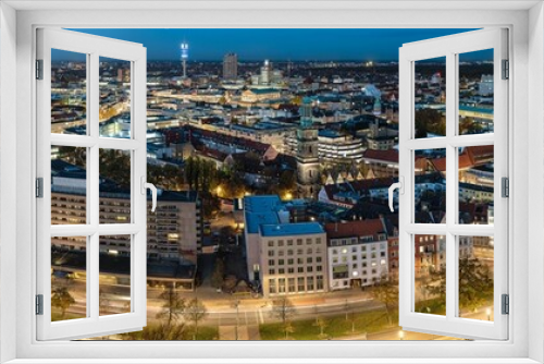 Fototapeta Naklejka Na Ścianę Okno 3D - Panorama von Hannover Innenstadt an einem Abend bei schönen Wetter