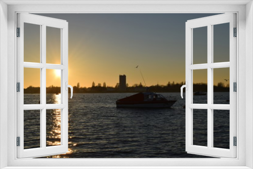 Fototapeta Naklejka Na Ścianę Okno 3D - sunsets boats sea