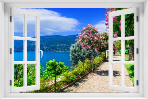Fototapeta Naklejka Na Ścianę Okno 3D - scenic lake Lago Maggiore - beautiful 