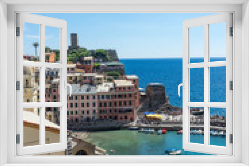 Fototapeta Naklejka Na Ścianę Okno 3D - Italy, Cinque Terre, Vernazza, HIGH ANGLE VIEW OF BUILDINGS AGAINST SEA