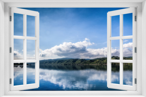 Fototapeta Naklejka Na Ścianę Okno 3D - Sky reflected in lake. Landscape