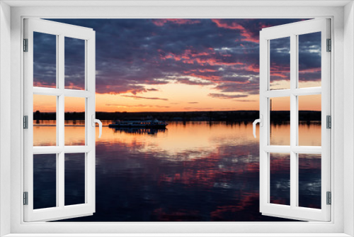 Fototapeta Naklejka Na Ścianę Okno 3D - Sunset on the Kama river. Perm