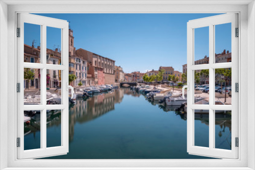Fototapeta Naklejka Na Ścianę Okno 3D - martigues canals with their boats and their old houses