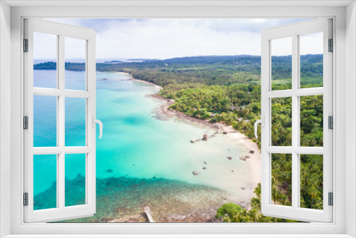 Fototapeta Naklejka Na Ścianę Okno 3D - Seascape white sand beach turquoise water