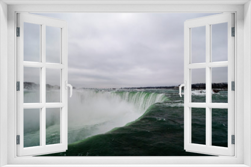 Fototapeta Naklejka Na Ścianę Okno 3D - The Plunge